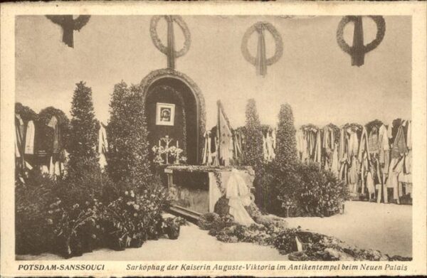 Potsdam Park Sanssouci Sarkophag Kaiserin Augus