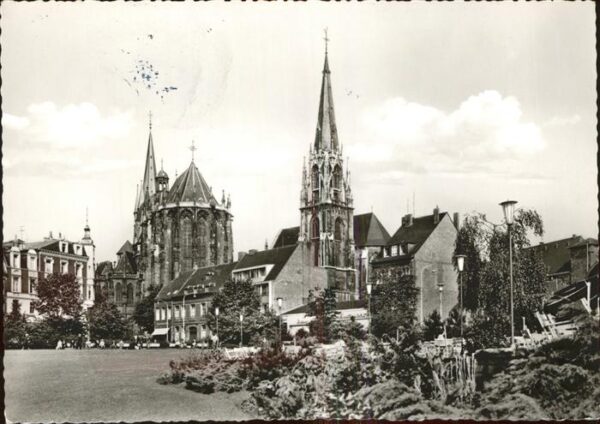 Aachen Eliesenbrunnen Dom