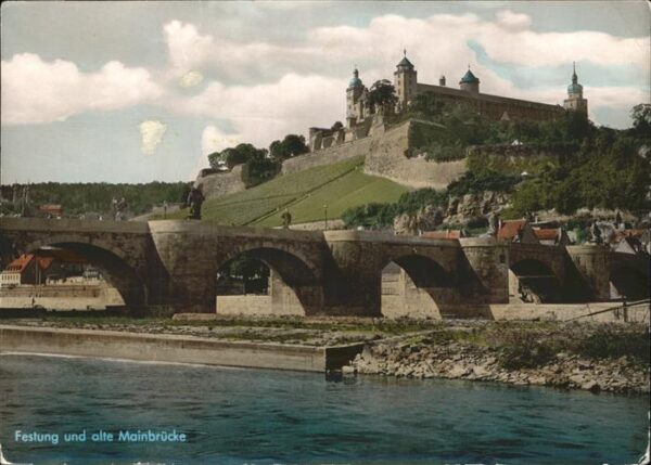 Wuerzburg Festung und alte Mainbrücke