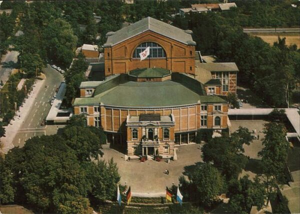 Bayreuth Richard Wagner Festspielhaus Fliegerauf