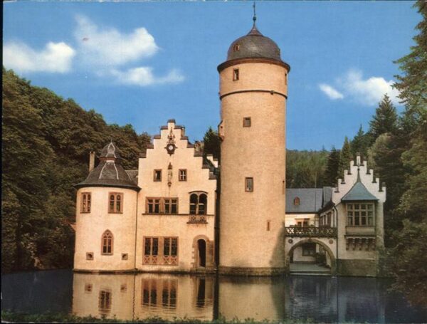 Mespelbrunn Märchenschloss Teich