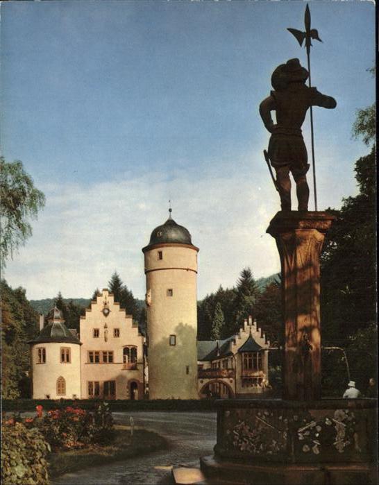 Mespelbrunn Schloss Brunnen Renaissance