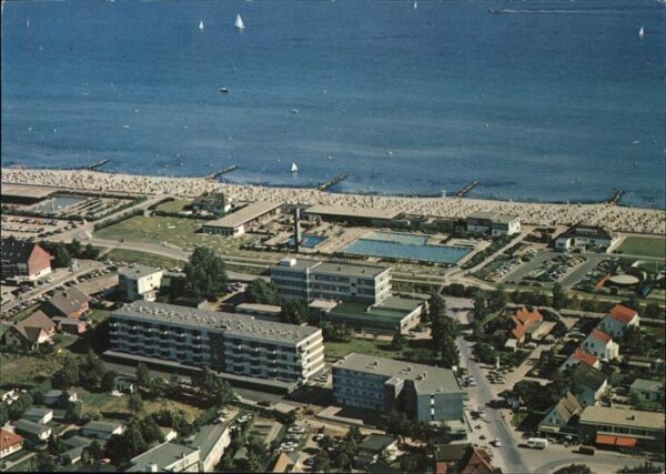 Groemitz Ostseebad Fliegeraufnahme Strand Schwimmbad