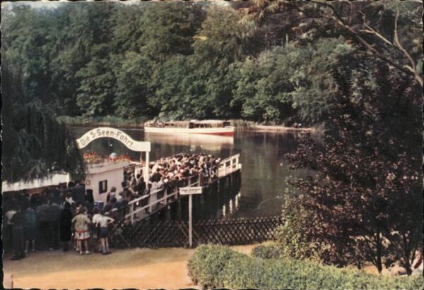 Malente-Gremsmuehlen Landungssteg 5 Seen Fahrt Fährschiff