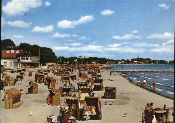 Eckernfoerde Kurstrand Strandkorb Ostseebad