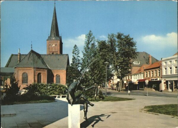 Ploen See Kirche Skulptur