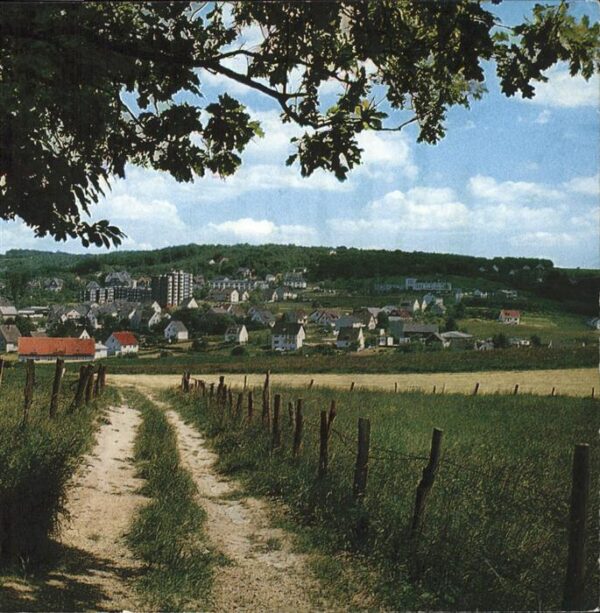 Waldbroel Teilansicht vom Ortsrand gesehen