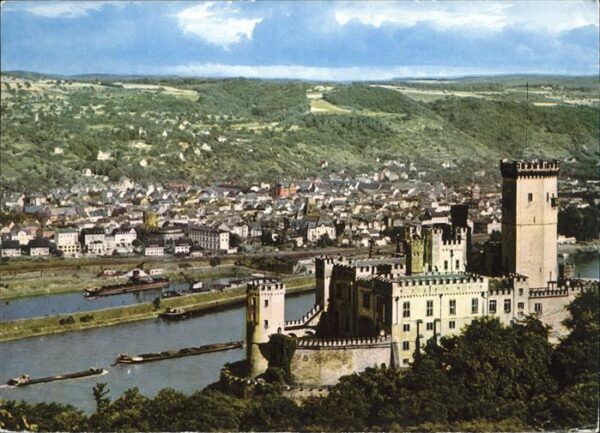 Stolzenfels Schloss Blick über den Rhein Kahn Binne