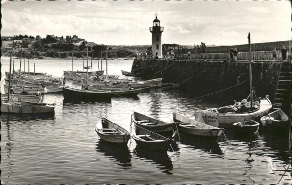 Leuchtturm Lighthouse Boote Erquy Hafen Phare
