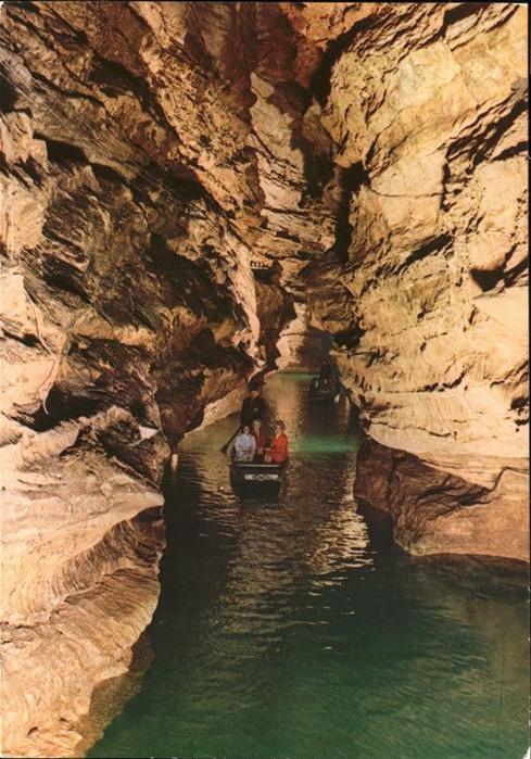 Hoehlen Caves Grottes Gouffre de Padirac Riviere plane