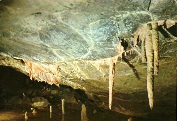 Hoehlen Caves Grottes Ring O'Bells Gough's Cave Cheddar
