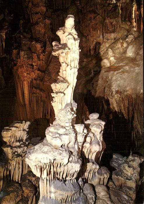 Hoehlen Caves Grottes Grotte des Semoiselles La Vierge et l'E