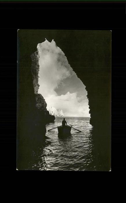 Hoehlen Caves Grottes Costa Brava La Escala Boot