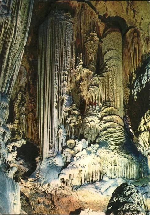 Hoehlen Caves Grottes Grotte des Demoiselles Herault Grande O