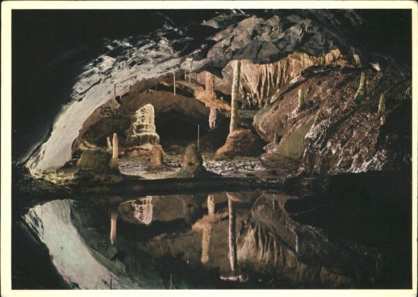 Hoehlen Caves Grottes St. Beatushöhlen Spiegelsee
