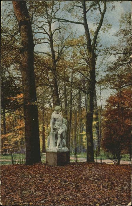 Dresden Grosser Garten im Herbst Denkmal Skulpt