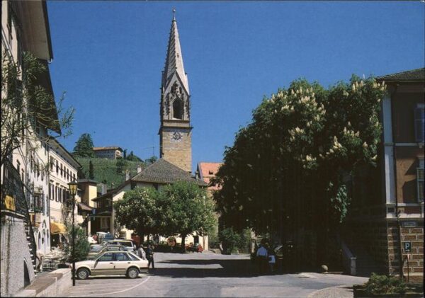 Tramin Weinstrasse Ortsansicht mit Kirche Südtiroler Weins