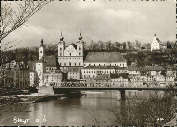Steyr Enns Oberoesterreich Michaelerkirche Brücke