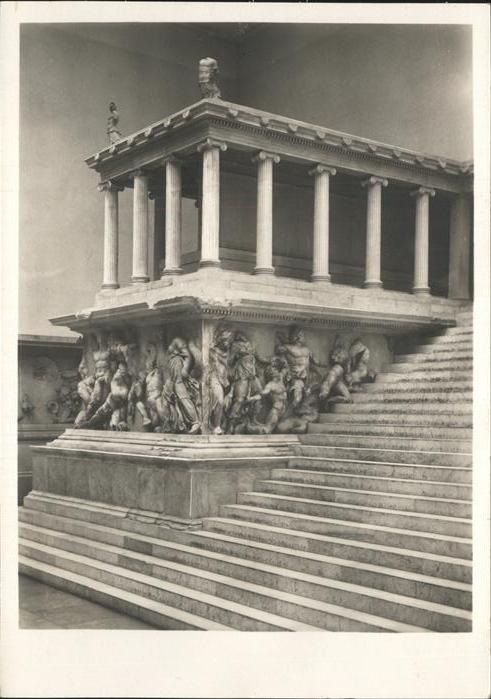 Berlin Pergamon Museum Altar von Pergamon Köni