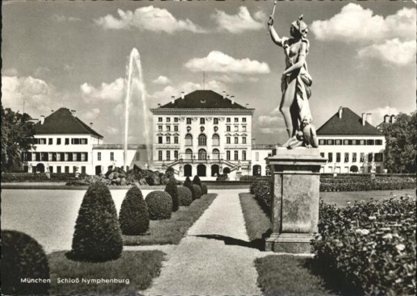Muenchen Schloss Nymphenburg Skulptur Fontäne