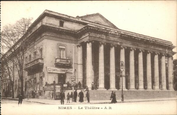 Theatergebaeude Nimes Theatre