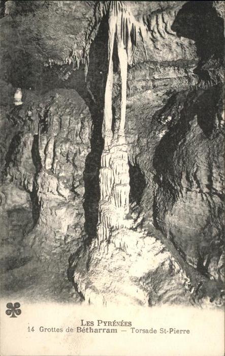 Hoehlen Caves Grottes Betharram Pyrenees Torsade St.-Pierre
