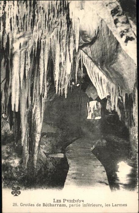 Hoehlen Caves Grottes Betharram Pyrenees Larmes