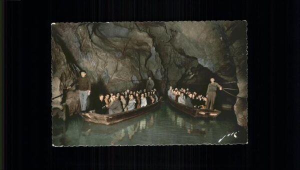 Hoehlen Caves Grottes Betharram barque