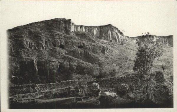 Hoehlen Caves Grottes Le Monastier