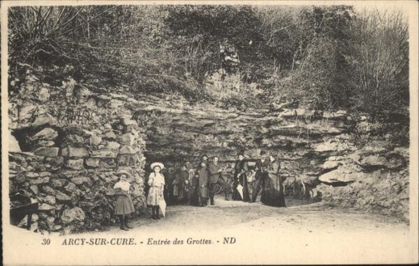 Hoehlen Caves Grottes Arcy-Sur-Cure Entree