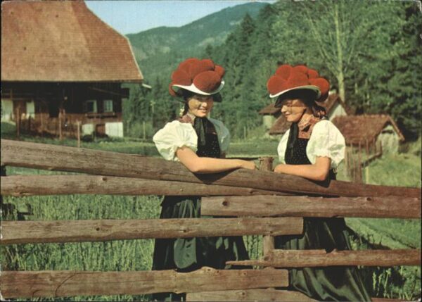 Schwarzwald Gutacher Trachtenmädchen