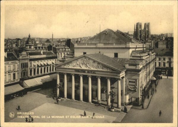 Bruessel Bruxelles Theatre Royal de la Monnaie et Eglise S