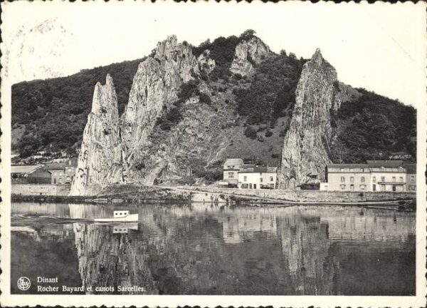 Dinant Wallonie Rocher Bayard et canots Sarcelles