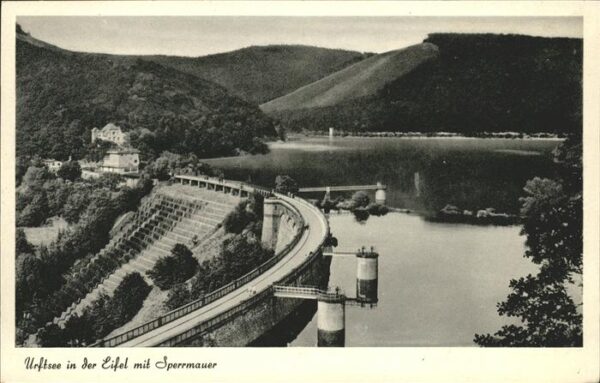 Gemuend Eifel Urftsee Urfttalsperre Sperrmauer