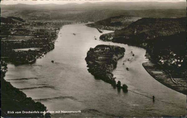 Koenigswinter Blick vom Drachenfels auf Rhein mit Non