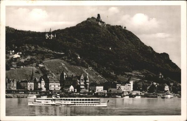 Koenigswinter Rheinpanorama mit Drachenfels