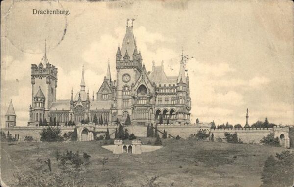 Koenigswinter Drachenburg