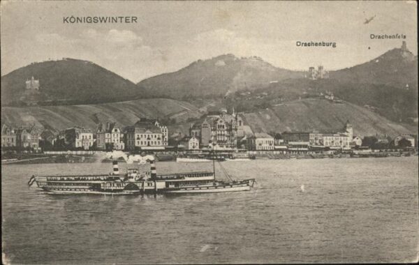 Koenigswinter Rheinpanorama mit Drachenburg und Drach