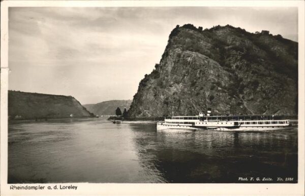 Loreley Lorelei Rheinpanorama mit Rheindampfer