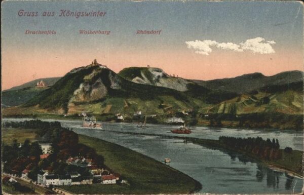 Koenigswinter Rheinpanorama mit Drachenfels Wolkenbur
