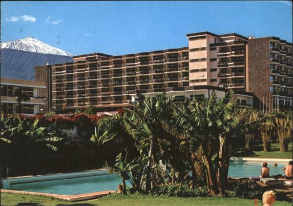 Puerto de la Cruz Eurotel con el Teide al fondo Swimming