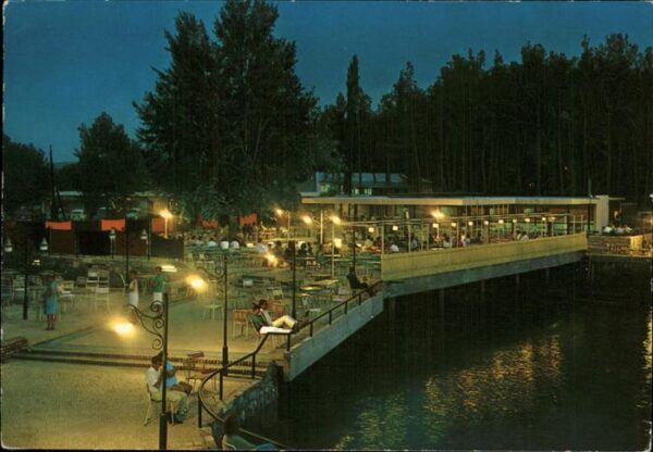 Porec Hotel Plava Laguna Terrasse bei Nacht