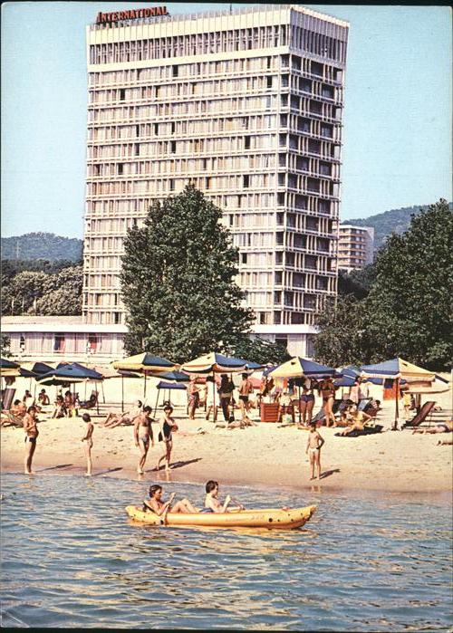 Slatni Pjasazi Hotel International