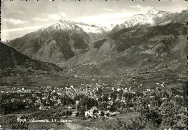 Merano Meran Gesamtansicht mit Alpenpanorama