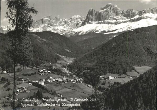 Welschnofen Suedtirol Panorama Eggental mit Rosengarten Val d
