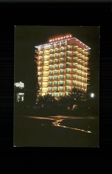 Slatni Pjasazi Hotel Metropol bei Nacht
