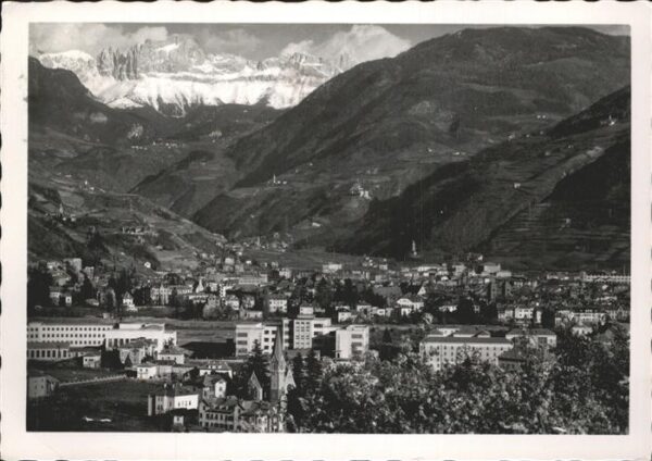 Gries-Quirein Bozen verso il Catinaccio Dolomiti Rosengarte