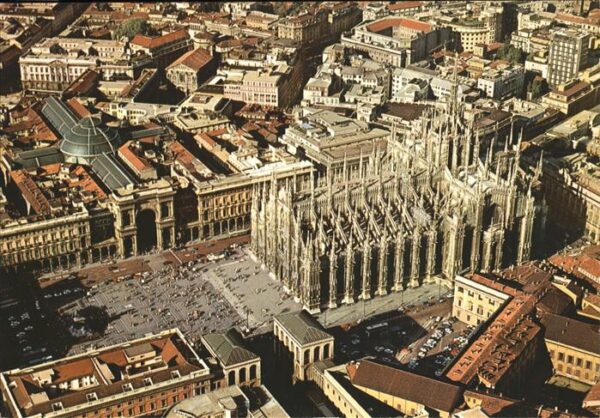 Milano Il Duomo dall aero
