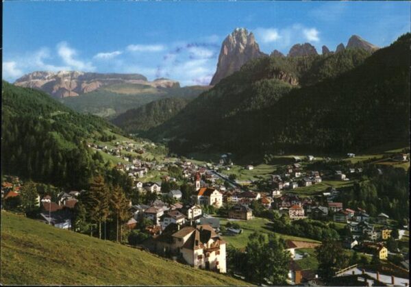 St Ulrich Groeden Tirol Hauptort des Grödnertals mit Sellastock