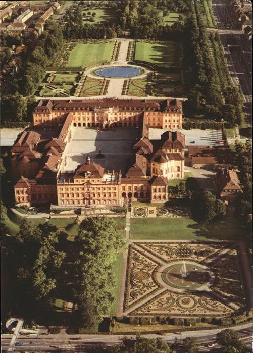 Ludwigsburg Residenzschloss und Blühendes Barock Fl